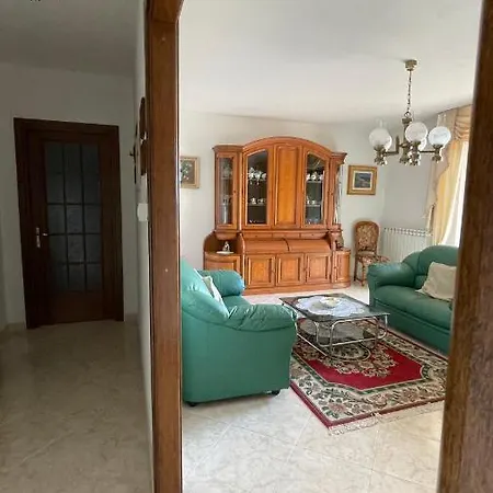 Apartament Sara *